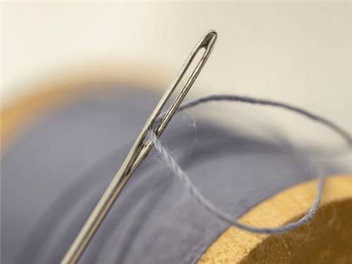 sewing needle 