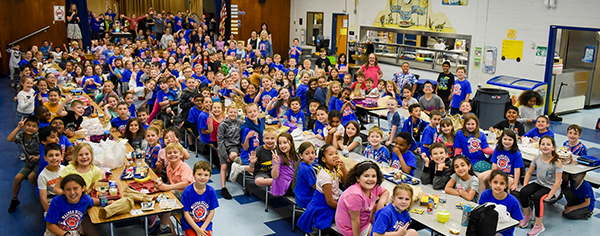 Ferderbar and Miller students eat lunch together